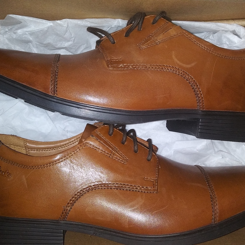 Men's 8 Clark's Tilden Cap Dark Tan Leather Shoe